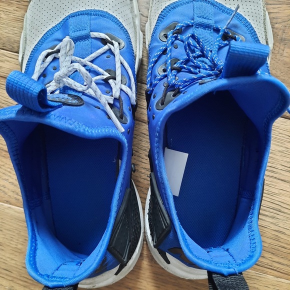 Nike Air Huarache Running Shoes - Picture 6 of 15